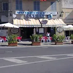 Delfino Azzurro Herberg Loreto